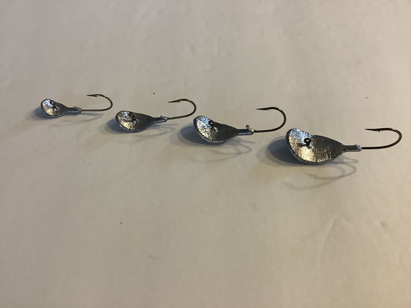 wobble head jigs, 4 sizes 1/16,/1/8,1/4,& 3/8 oz 5 pcs